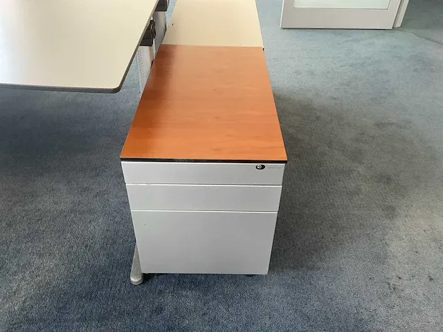 Ahrend bureau (8x) - afbeelding 2 van  10