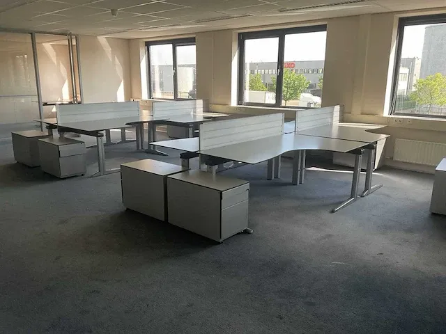 Ahrend bureau (9x) - afbeelding 1 van  9