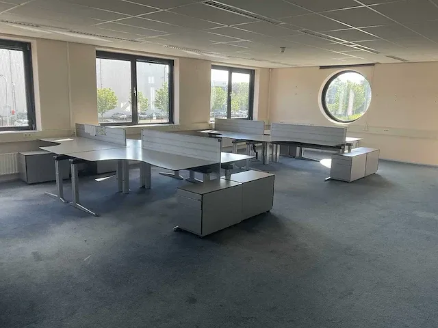 Ahrend bureau (9x) - afbeelding 1 van  9