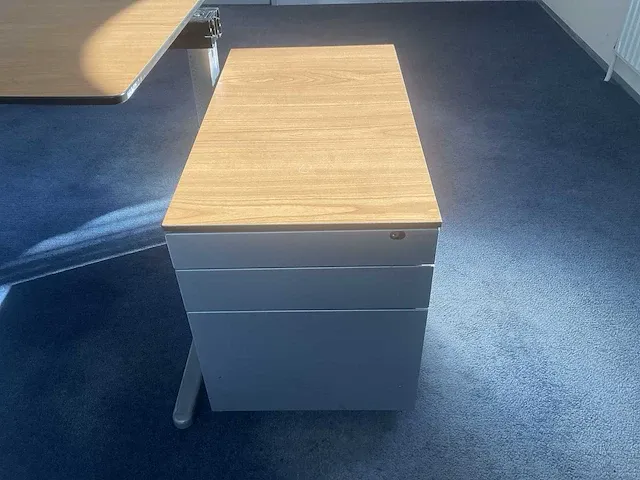 Ahrend bureau (9x) - afbeelding 9 van  9