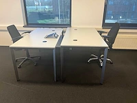 Ahrend bureau met 6 stoelen en whiteboard (4x) - afbeelding 3 van  6