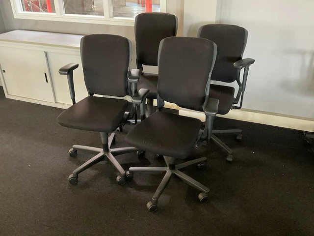 Ahrend bureaustoel (4x) - afbeelding 1 van  3
