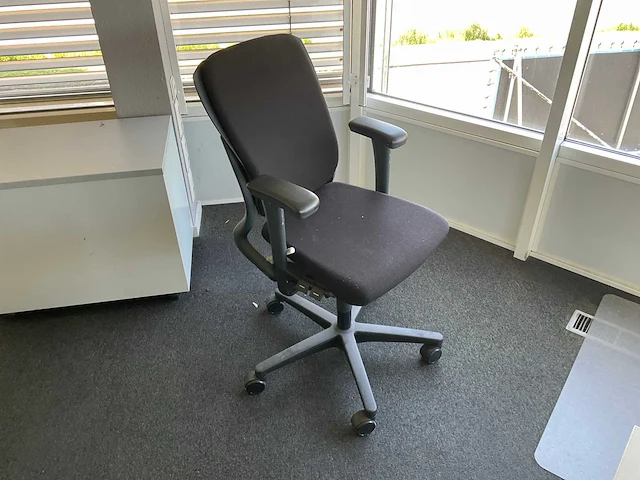 Ahrend bureaustoel - afbeelding 2 van  3