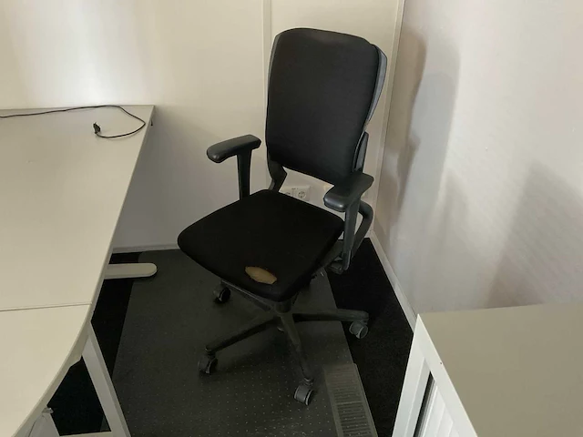 Ahrend bureaustoel - afbeelding 1 van  3