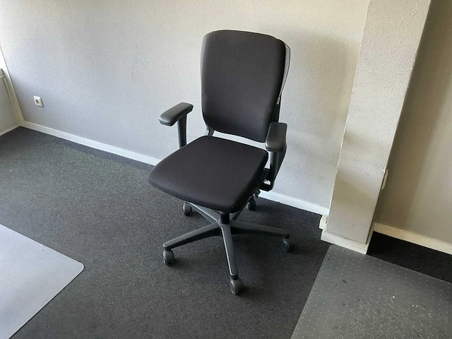 Ahrend bureaustoel - afbeelding 1 van  3