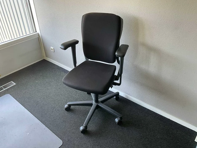 Ahrend bureaustoel - afbeelding 1 van  3
