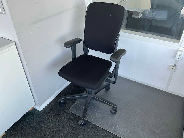 Ahrend bureaustoel - afbeelding 1 van  3