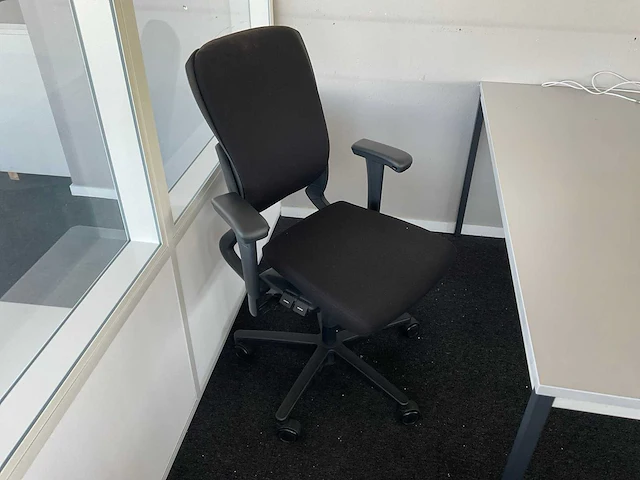 Ahrend bureaustoel - afbeelding 2 van  3