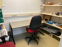 Ahrend kantoormeubilair - afbeelding 1 van  17