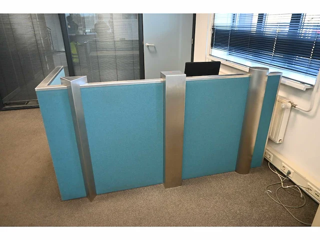 Ahrend rvs acoustische receptiebalie - afbeelding 2 van  4