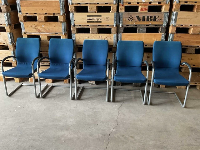 Ahrend vergaderstoel (5x) - afbeelding 1 van  2