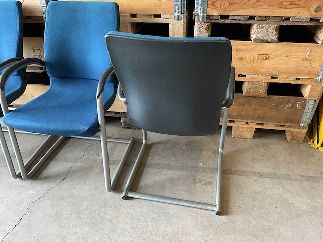 Ahrend vergaderstoel (5x) - afbeelding 2 van  2