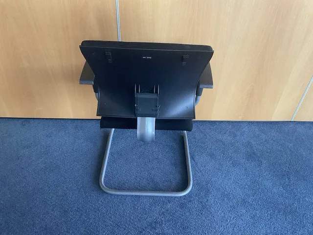 Ahrend vergadertafel met 6 stoelen - afbeelding 5 van  6