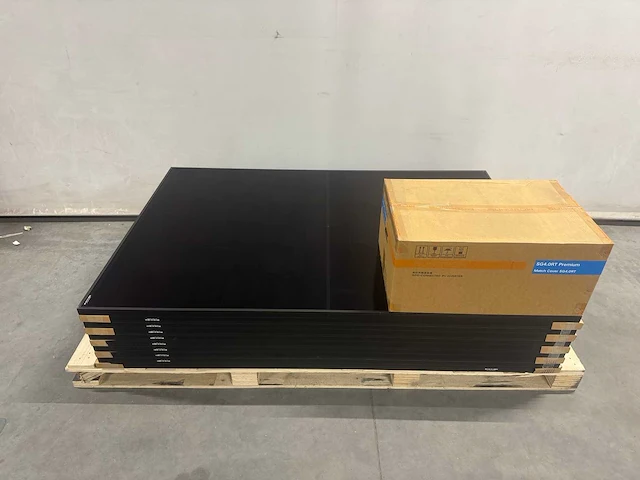 Aiko - set van 10 zonnepanelen (440 wp) en sungrow 4.0k omvormer - afbeelding 1 van  8