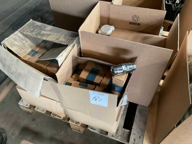 Aile 3/4”x3/4” draaibare koppeling (135x) - afbeelding 1 van  6