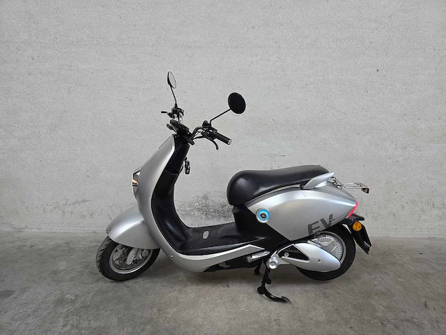 Aima - snorscooter - mine plus - 25km uitvoering elektrische scooter dth72g - afbeelding 1 van  8