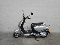 Aima - snorscooter - mine plus - 25km uitvoering elektrische scooter dth72g - afbeelding 1 van  8