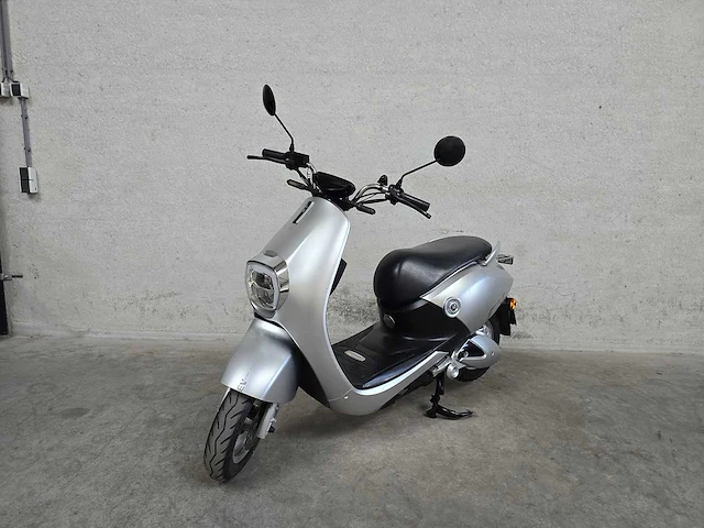 Aima - snorscooter - mine plus - 25km uitvoering elektrische scooter dth72g - afbeelding 3 van  8