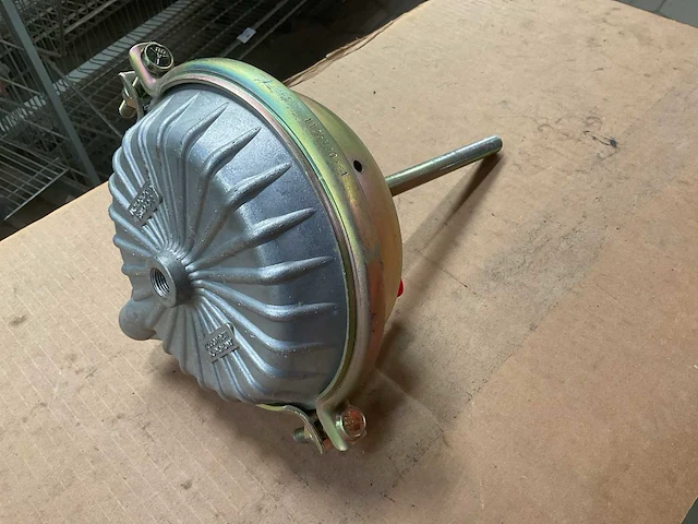 Air brake chamber (2x) - afbeelding 1 van  4