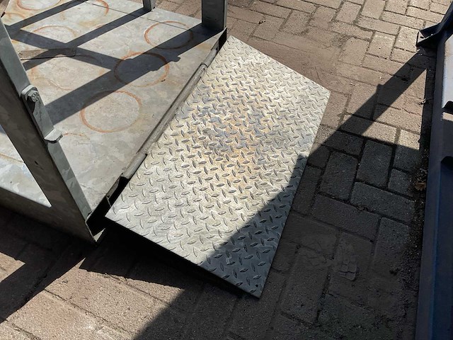 Air liquide man bak/gasflessen bak - afbeelding 7 van  7