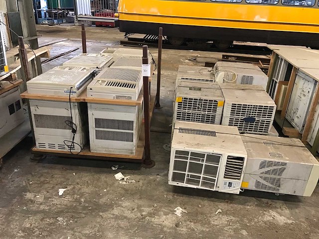 Airconditioning (17x) - afbeelding 1 van  7