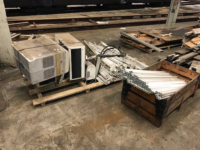 Airconditioning en lampen - afbeelding 1 van  5