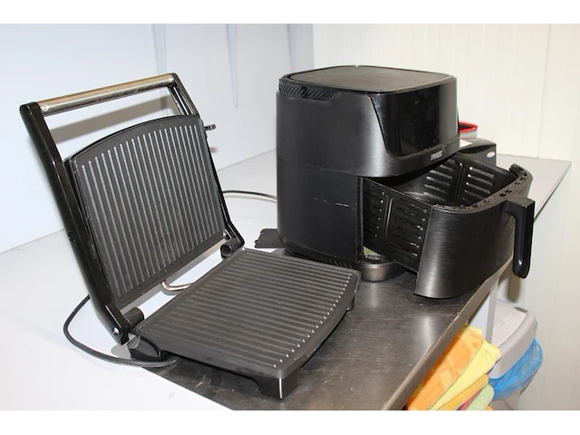 Airfryer princess en panini-ijzer. - afbeelding 2 van  2