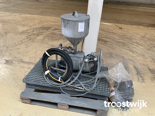Airless verfspuitinstallatie - afbeelding 1 van  7