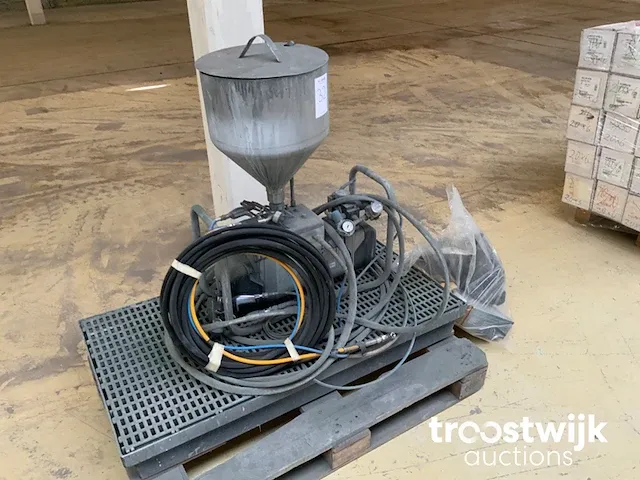 Airless verfspuitinstallatie - afbeelding 3 van  7