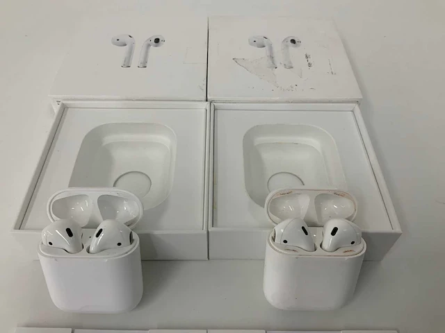 Airpods 2, with charging case - mv7n2zm/a (2x) - afbeelding 2 van  2