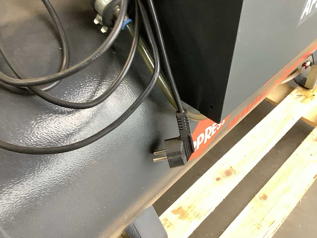 Airpress - 2022 - aps 4 - schroefcompressor - afbeelding 8 van  9
