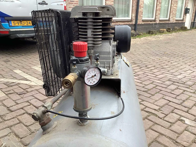 Airpress hk 425/200 luchtcompressor - afbeelding 4 van  4