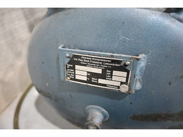 Airpress k100-300 luchtcompressor - afbeelding 3 van  4