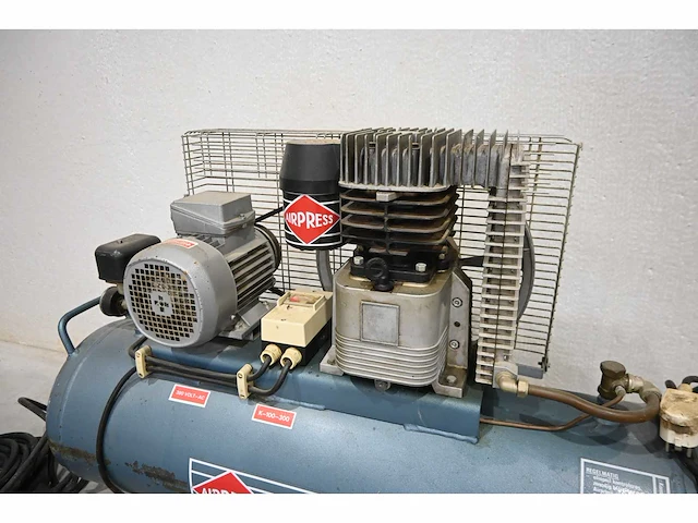 Airpress k100-300 luchtcompressor - afbeelding 4 van  4