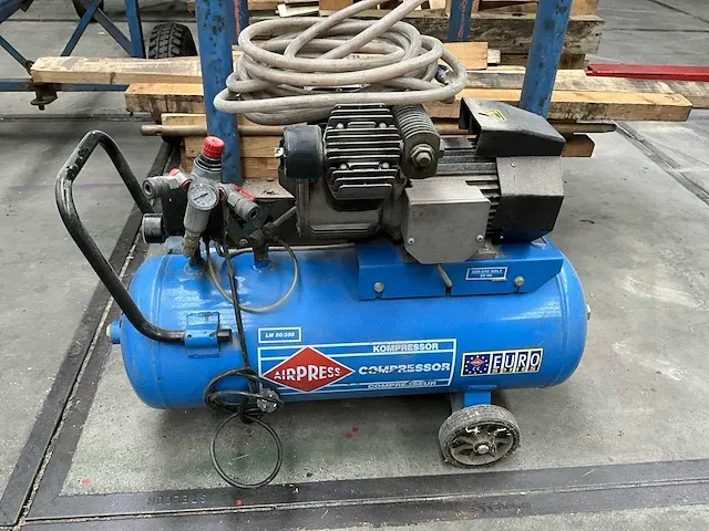 Airpress lm50/350 luchtcompressor - afbeelding 1 van  3