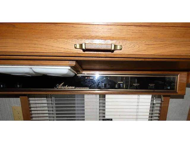 Airstream - 325 - campervan - afbeelding 25 van  57