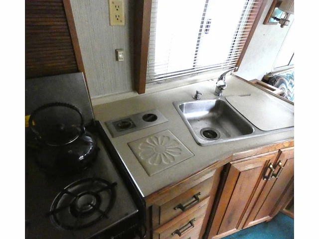 Airstream - 325 - campervan - afbeelding 28 van  57