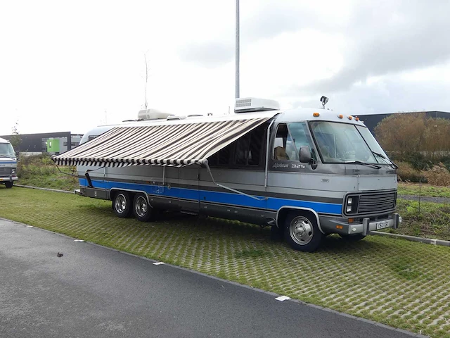 Airstream - 325 - campervan - afbeelding 48 van  57