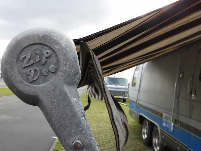 Airstream - 325 - campervan - afbeelding 50 van  57
