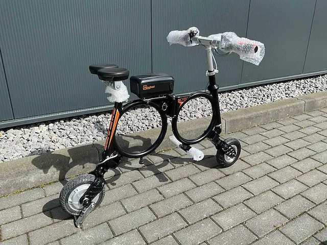 Airwheel backpack elektrische mini e-scooter - afbeelding 7 van  13