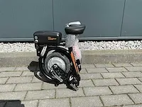 Airwheel backpack elektrische mini e-scooter - afbeelding 11 van  13