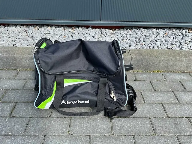 Airwheel backpack elektrische mini e-scooter - afbeelding 12 van  13