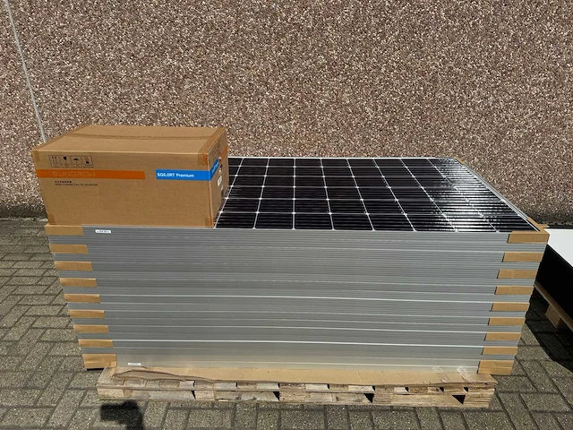 Akcome - set van 18 zonnepanelen (380 wp) en 6 kw omvormer - afbeelding 1 van  5