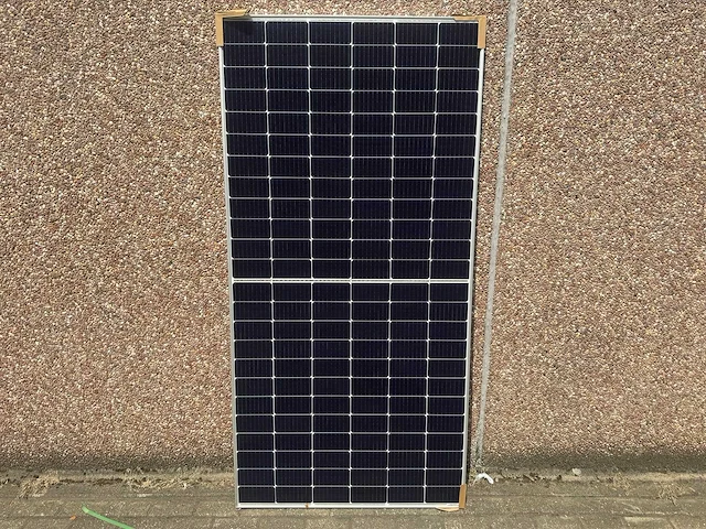 Akcome - set van 18 zonnepanelen (470 wp) met 8 kw omvormer - afbeelding 2 van  9