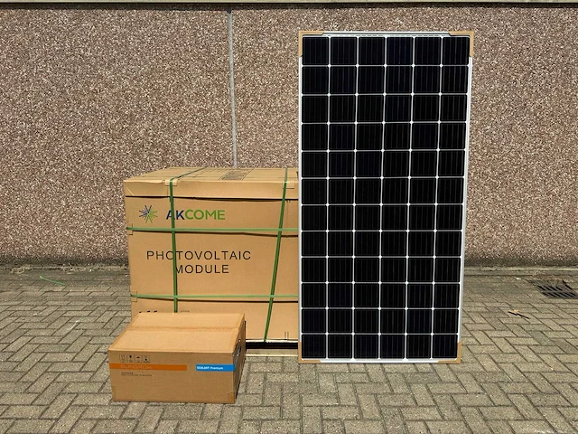 Akcome - set van 24 zonnepanelen (370 wp) met 8 kw omvormer - afbeelding 1 van  8