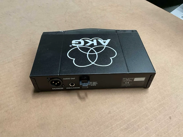 Akg switch - afbeelding 2 van  3