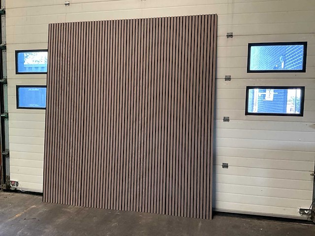 Akoestisch wandpaneel - 2600x600x21mm - walnoot (20x) - afbeelding 2 van  7