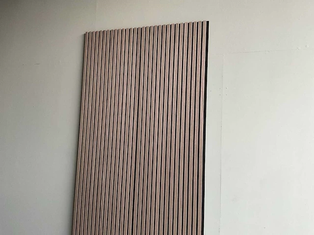 Akoestisch wandpaneel - 2800x600mm - walnoot (8x) - afbeelding 5 van  6