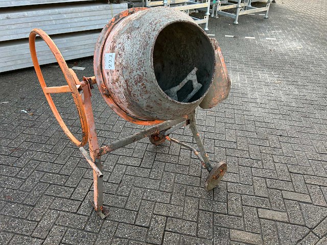 Al-ko 1401 betonmolen - afbeelding 2 van  7