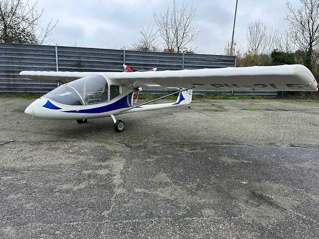 Albatros ae 209 ultra light propellor vliegtuig met rotax 582 bombardier v.v maatwerk trailer - afbeelding 1 van  27